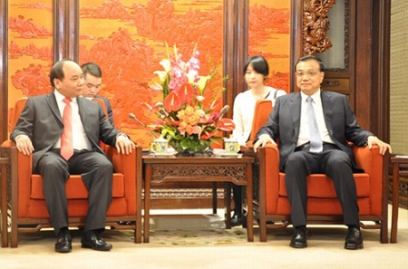 Phó Thủ tướng Nguyễn Xuân Phúc hội kiến với Thủ tướng Lý Khắc Cường