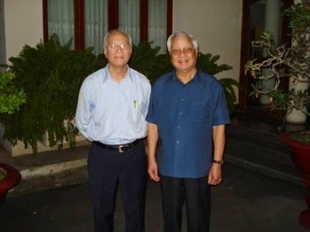 Gs Lê Xuân Khoa trong lần được cựu TT Võ Văn Kiện mời về năm 2007