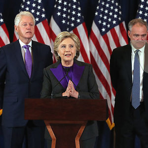 Clinton thua cuộc bầu cử