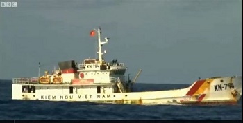 tàu kiểm ngư VN ngày cuối trước khi HD981 rút 15 July 2014
